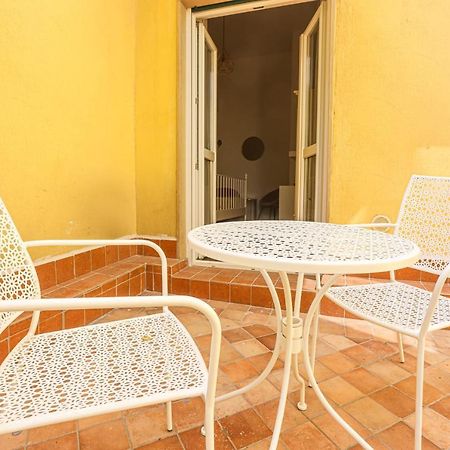 B&B La Fenice Suite Salerno Exterior photo