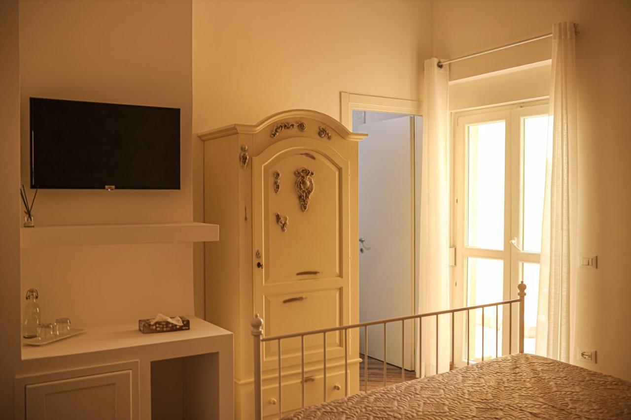 B&B La Fenice Suite Salerno Exterior photo